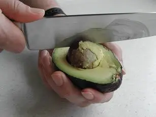 How to prepare an avocado : Photo of step #26