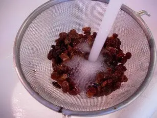 You should not add raisins to recipes dry  : Photo of step #2