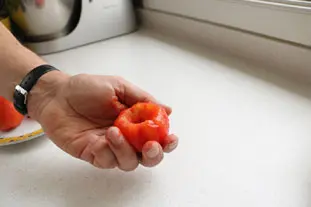 How to peel tomatoes using a flame