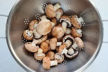 How to prepare fresh mushrooms : Photo of step #8