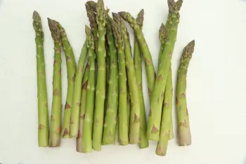 How to prepare green asparagus : Stage 1