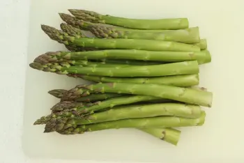 How to prepare green asparagus : Stage 6