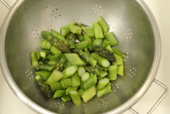 How to prepare green asparagus : Stage 10