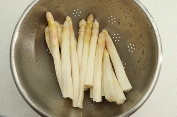 How to prepare white asparagus : Stage 8
