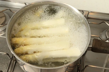 How to prepare white asparagus : Stage 9