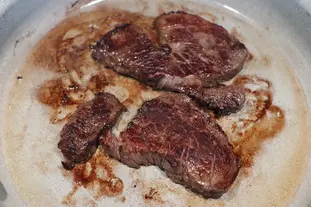 Tenderloin steaks marinated in red wine with rosemary : Photo of step #6