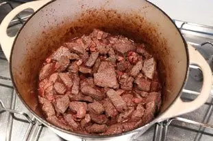 Beef braised in reduced red wine : Photo of step #9