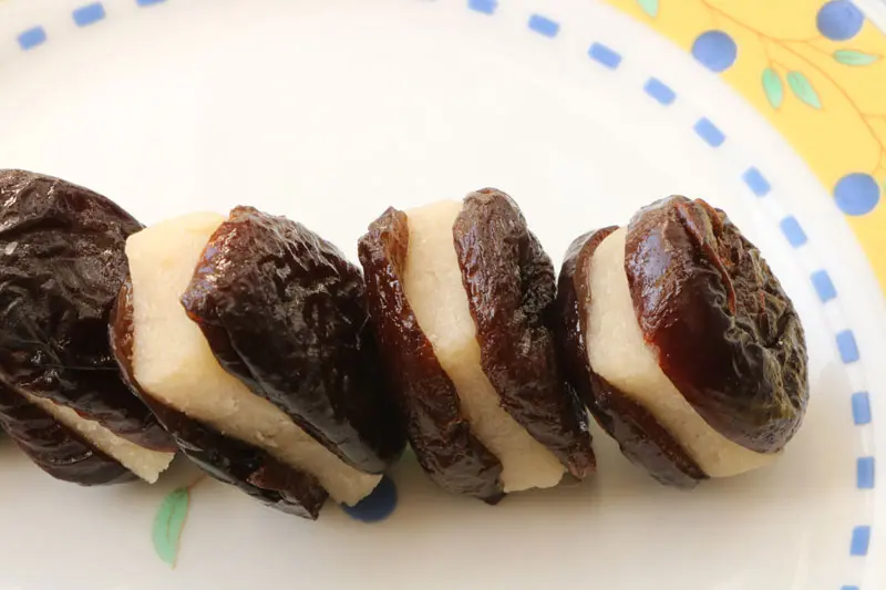 Stuffed prunes