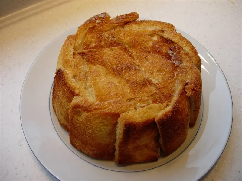 Apple charlotte with toasted brioche