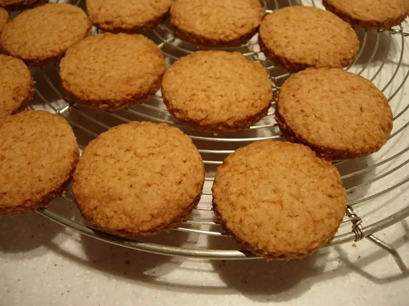 Oat shortbread biscuits