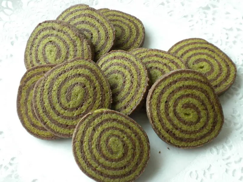 Chocolate and matcha tea biscuits
