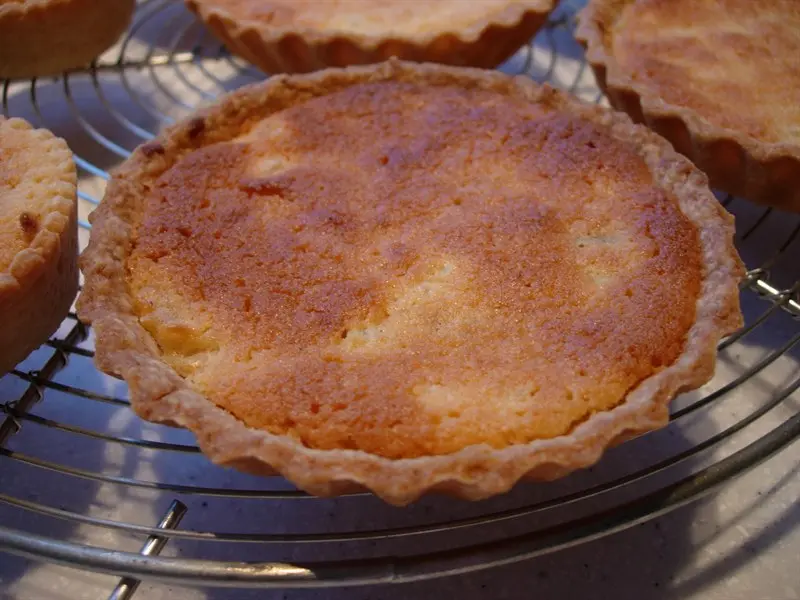 Apple amandine tarts from Brélès