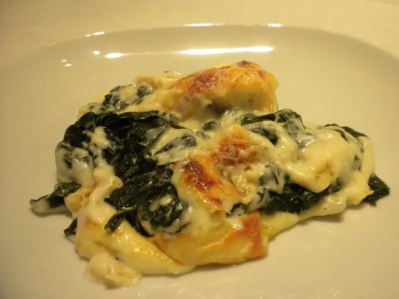 Spinach and hard-boiled egg gratin