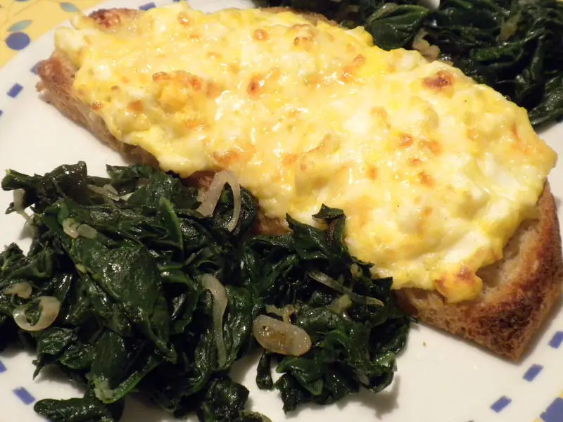 Gratin slices with spinach