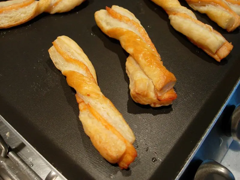 Smoked salmon sacristains
