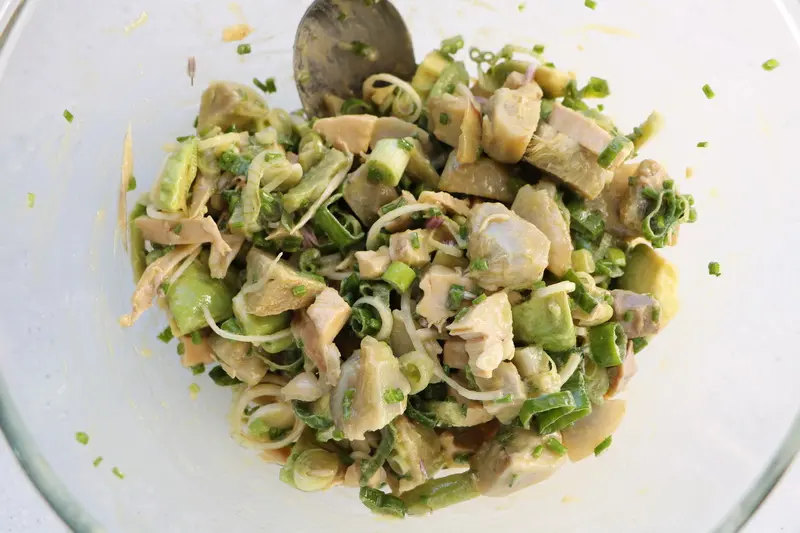 Avocado, artichoke and chicken salad