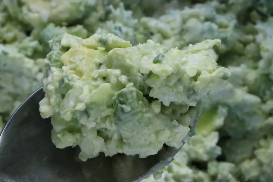 Creamy cauliflower and avocado salad
