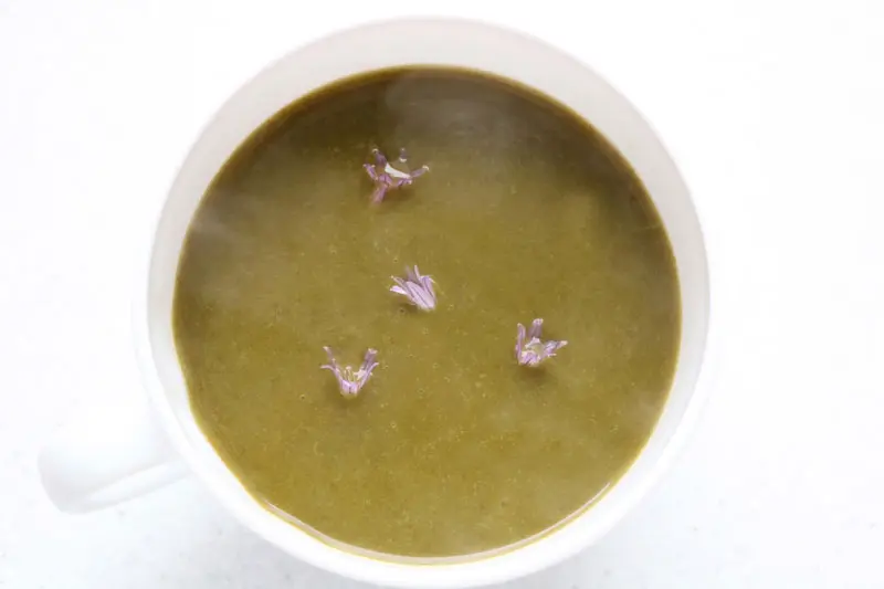 Super-green, super-thrifty soup