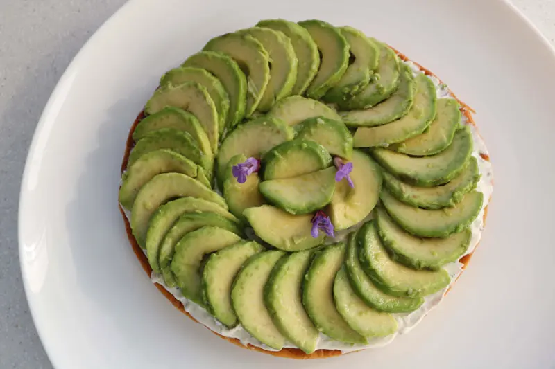 Avocado "tarte fine"