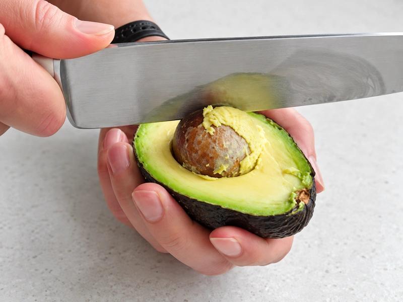 How to prepare an avocado