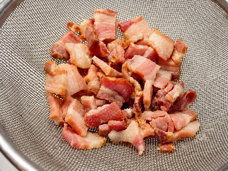 How to cook bacon and remove excess fat
