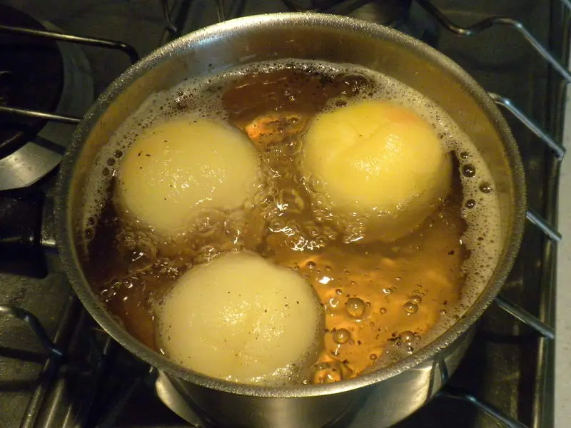 How to poach peaches