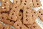 Oatmeal and chocolate shortbread