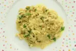 Fish fillets with cabbage and curry