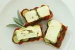 Zucchini and tomato tartines au gratin