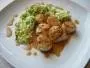 Pan-fried scallops with Noilly Prat and cabbage julienne with cream.