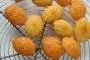 Savoury mini-madeleines with 2 cheeses