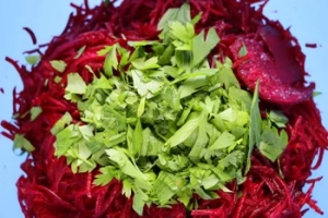 How easy is it to chop herbs?