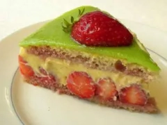 Fraisier (French strawberry cake)
