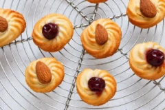 Piped petits-fours