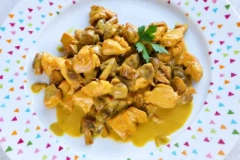 Sautéed turmeric chicken with mushrooms