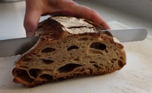 The right bread knife